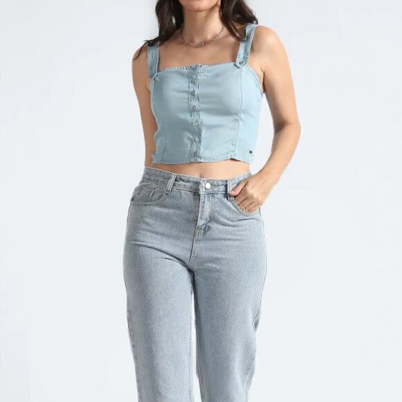 #39 Tommy Hilfiger Full Button Placket Tank Chambray Top in Light Blue - Picture 1 of 7